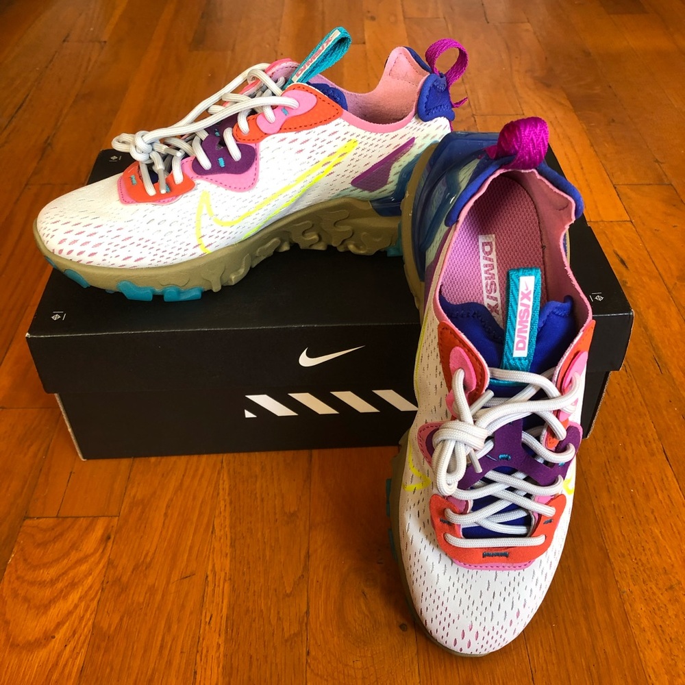 NEW IN BOX Women’s Nike NSW React Vision, Photon Dust/Lemon Venom Sneakers